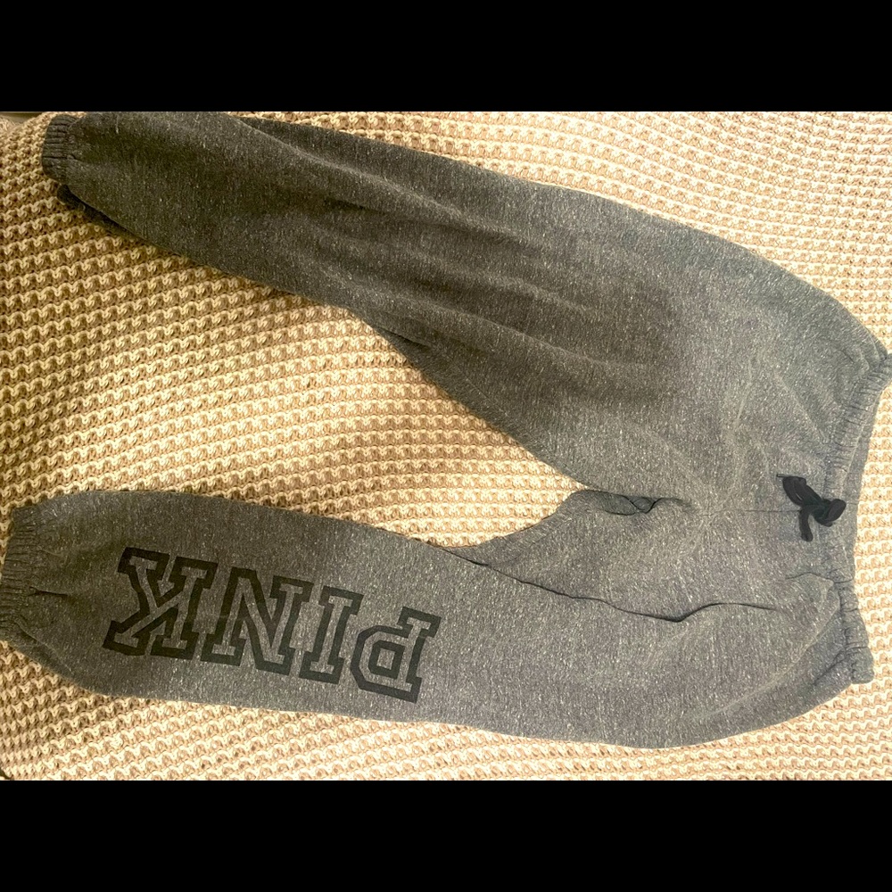 M vs pink campus sweatpants gray